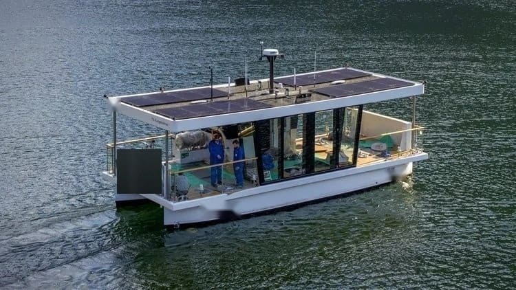 OBLUE FERRY 12E on sea trials, solar roof and sensor mast