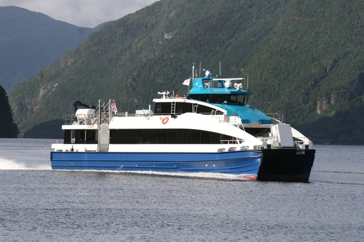 OBLUE FERRY 30 — 29.9 m · 95 PAX + 6 t cargo · 26 kn