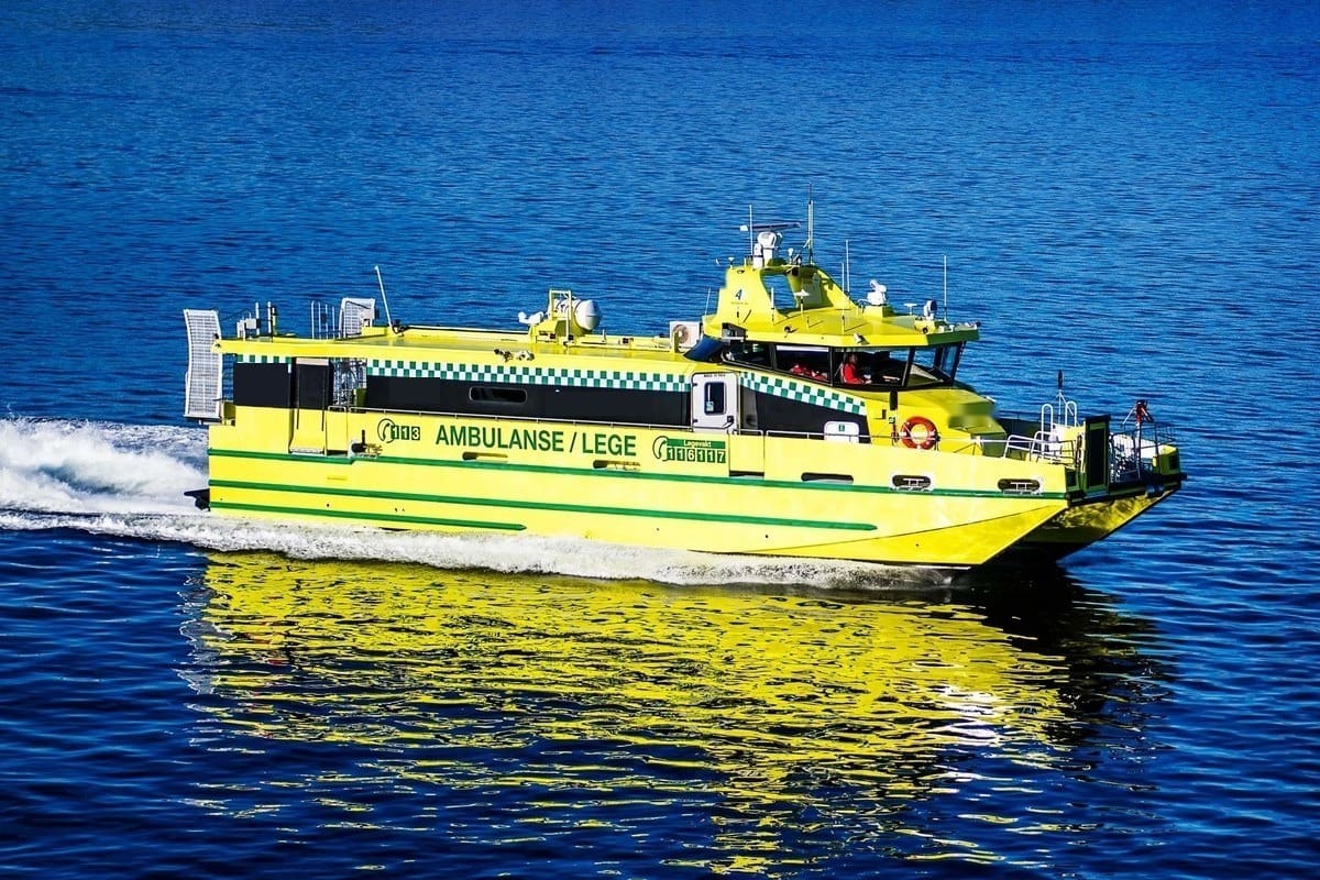 OBLUE MEDIC 22 — 22 m · 12 PAX · 35 kn