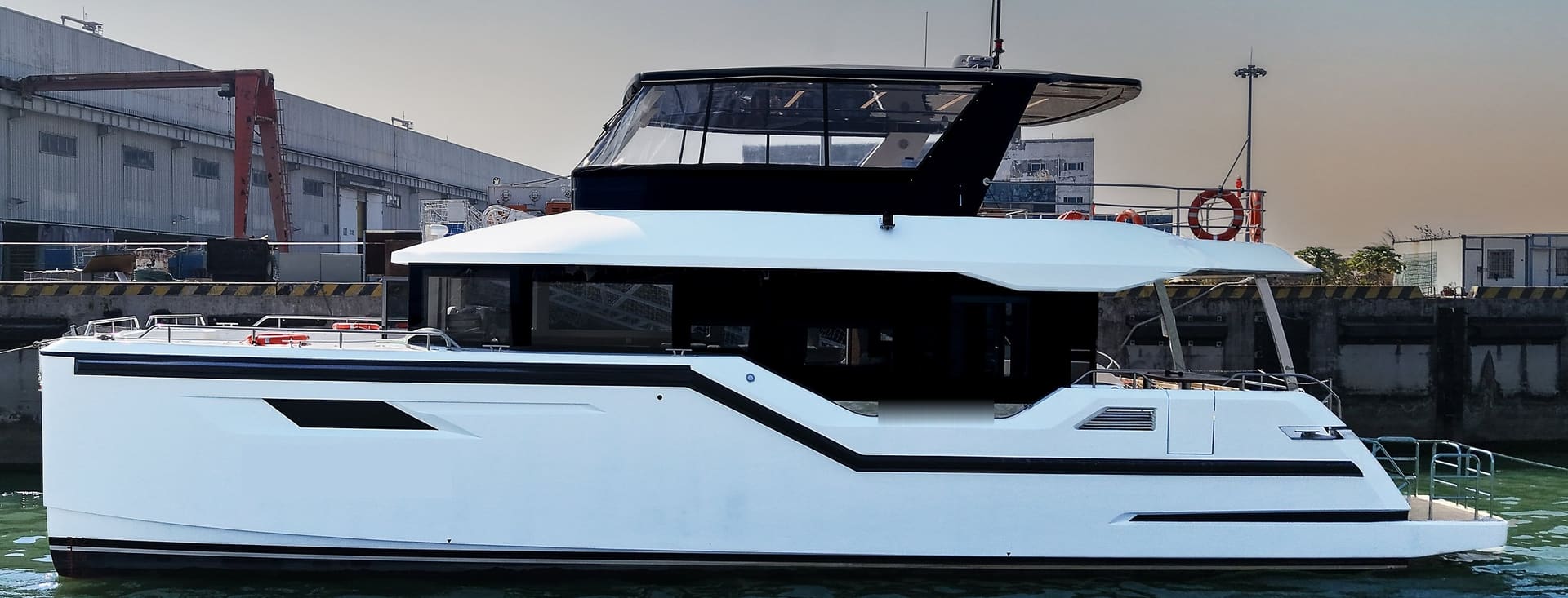 OBLUE SEASIGHT 18 starboard side profile