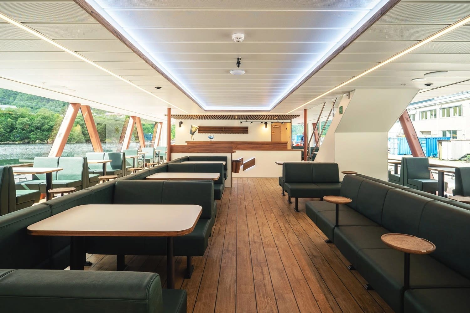 Main-deck panoramic saloon of the SEASIGHT 26