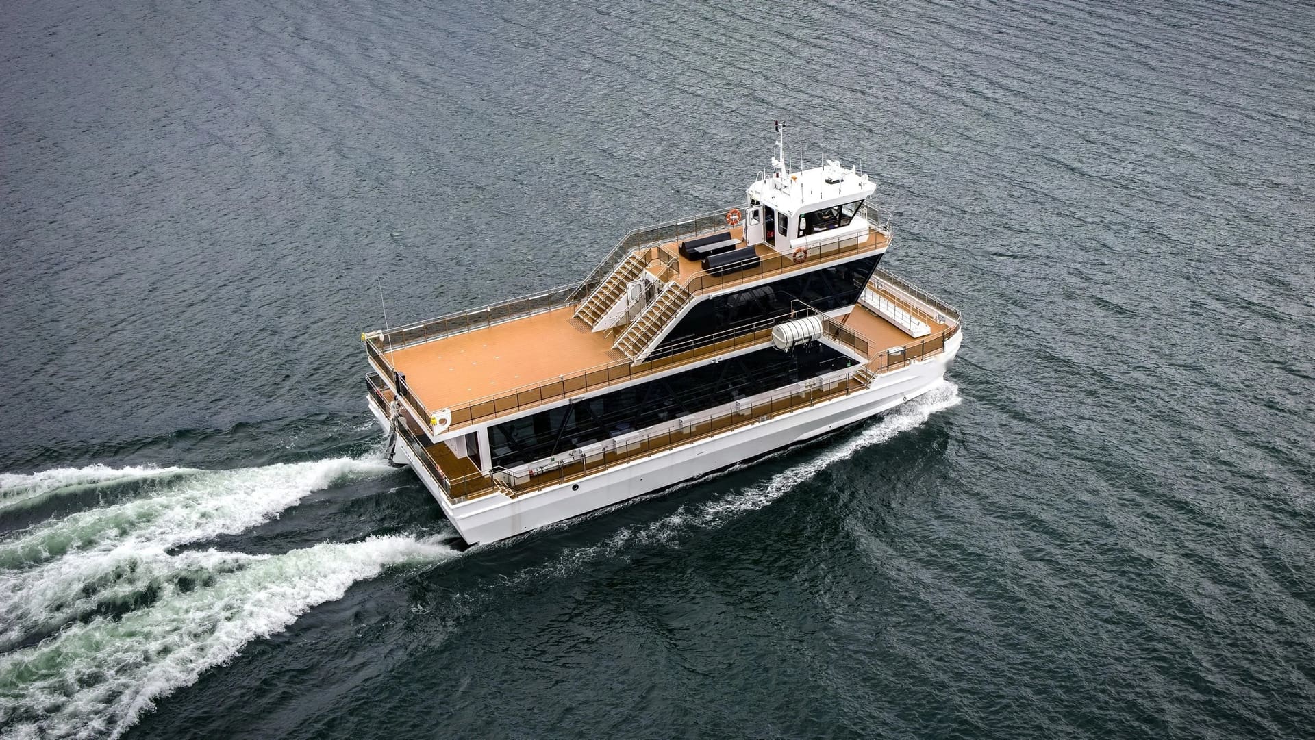 SEASIGHT 26 underway, aerial view
