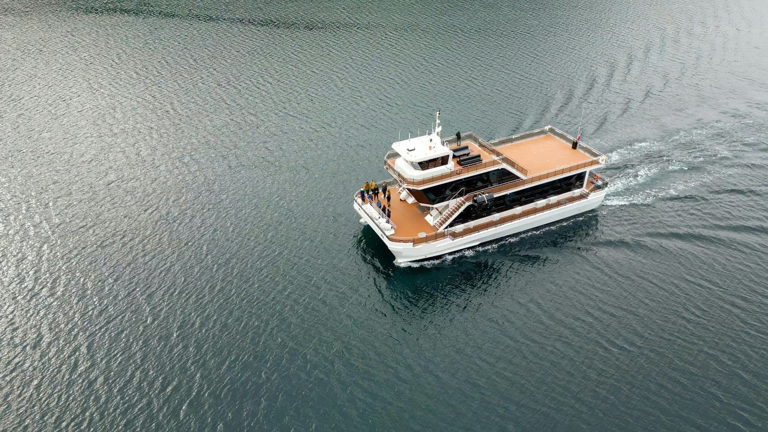 Guests on the open decks of the SEASIGHT 26 underway